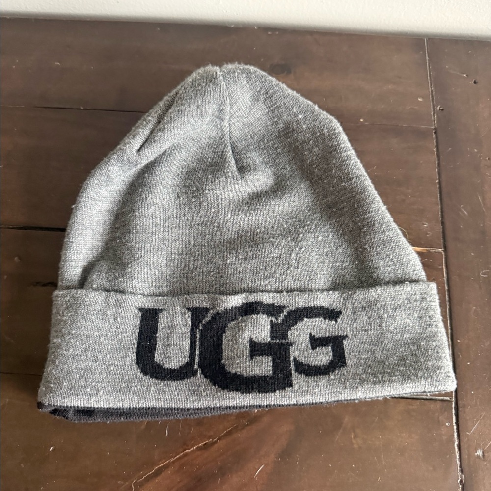 UGG Reversible Gray & Black Logo Beanie Hat